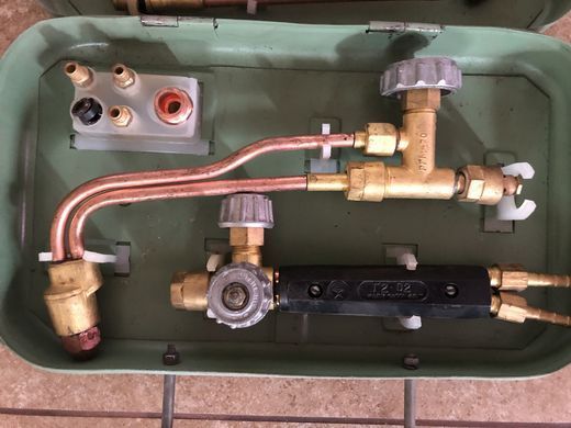 Комплект газозварника КГС-1-72 у металевій валізці (виробництво Кировакан СРСР 1980р.)