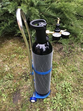 Баллон углекислотный НОВЫЙ (CO2) V-10л на тачке (подставке) и с редуктором баллонным углекислотным (производства Китай)