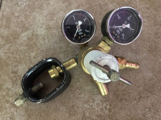 Редуктор баллонный ацетиленовый одноступенчатый БАО-5-3 малогабаритный (производство ХКМЗ СССР 1991г. новый)
